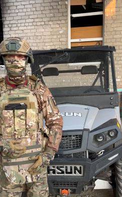Предприниматель из Приморья передал в зону СВО лёгкий автомобиль высокой проходимости Предприниматель из Приморья передал в зону СВО лёгкий автомобиль высокой проходимости