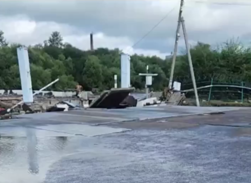 Мост на международном пункте пропуска из Приморья в Китай размыло Мост на международном пункте пропуска из Приморья в Китай размыло