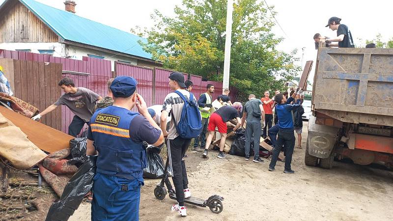 Комиссии из Владивостока работают в поселке Партизан и оценивают ущерб на рынке Уссурийска Комиссии из Владивостока работают в поселке Партизан и оценивают ущерб на рынке Уссурийска