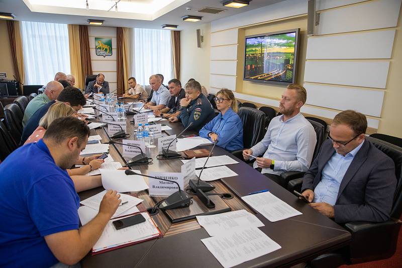 К 1 сентября все школы Владивостока проверят кинологи К 1 сентября все школы Владивостока проверят кинологи