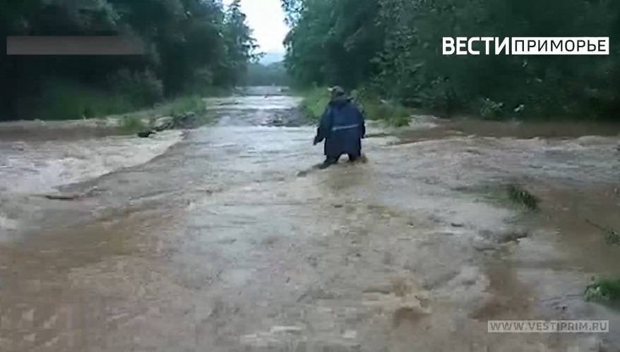 "Готовимся к самым худшим сценариям": Китай собирается сбросить воду со своих плотин