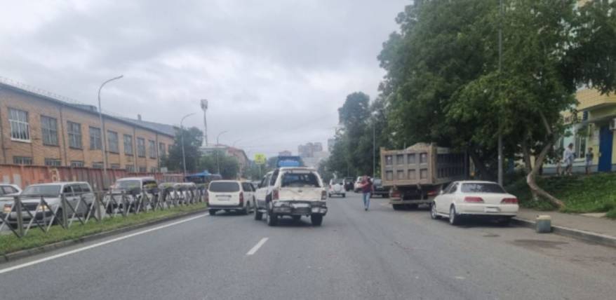 Три человека и семь машин пострадали в массовой аварии во Владивостоке. Подробности ДТП