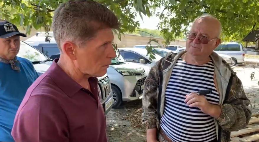 Олег Кожемяко заявил о решении выплатить матпомощь пострадавшим от наводнения Олег Кожемяко заявил о решении выплатить матпомощь пострадавшим от наводнения