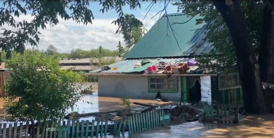 В Барабаше эвакуируют людей с затопленных улиц