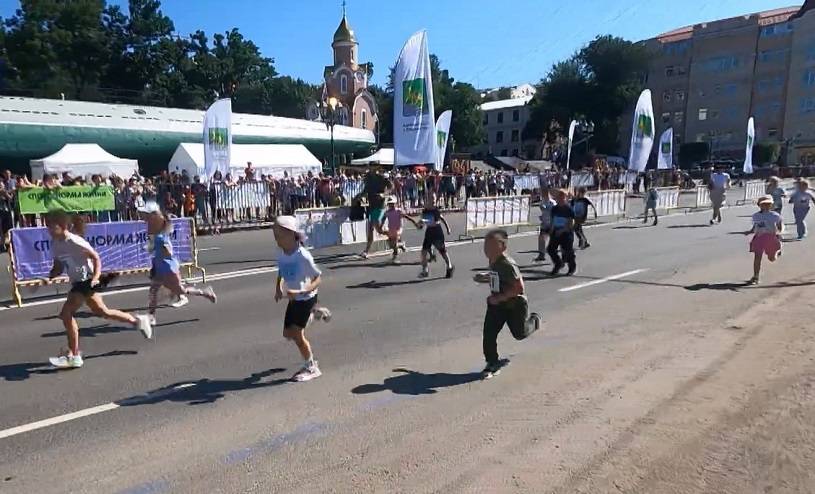 Маленькие школьники проверили свои силы в "Забеге первых"