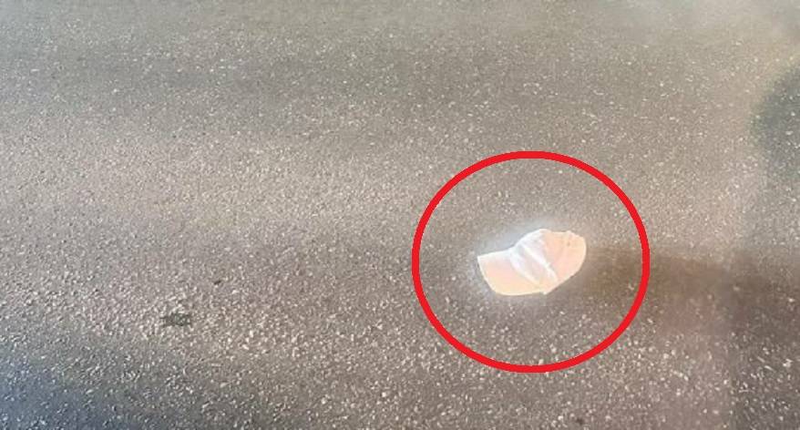 "Осталась только кепка": Горожане предупреждают водителей об опасности на Столетии