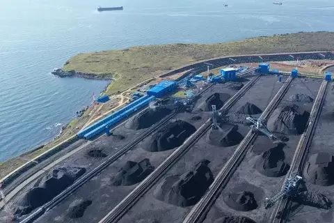 Около 300 млрд рублей направят на развитие порта, жилищного строительства и аквапарка в ДФО Около 300 млрд рублей направят на развитие порта, жилищного строительства и аквапарка в ДФО