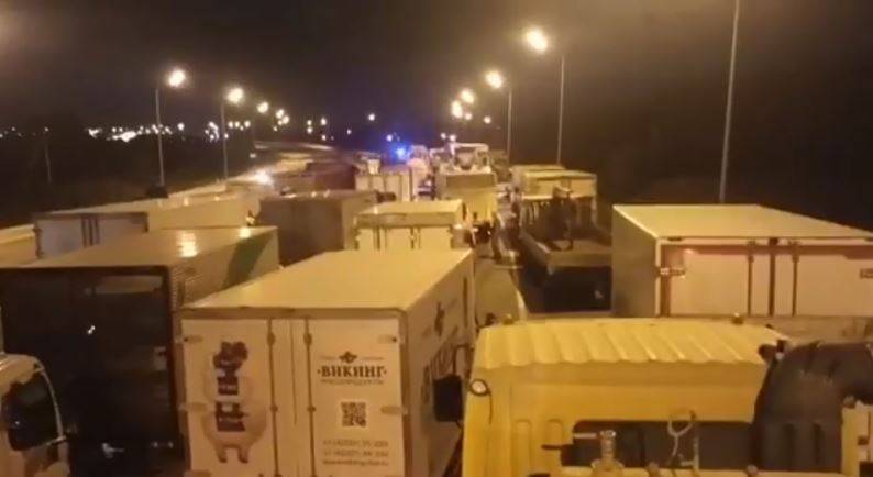 "Большие люди приехали": мощный затор образовался на федеральной трассе Владивостока
