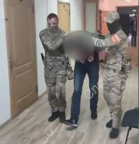 «Брала ФСБ»: во Владивостоке задержаны участники жестокой ОПГ «Брала ФСБ»: во Владивостоке задержаны участники жестокой ОПГ