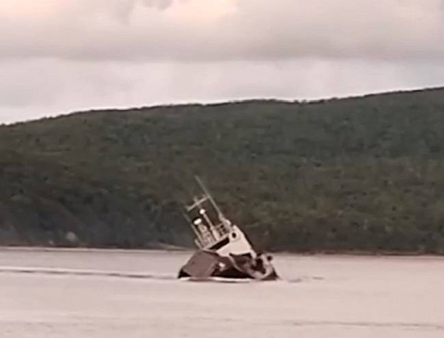 «После кораблекрушения»: Некоторые подробности «разборок» капитана судна и владельца груза «После кораблекрушения»: Некоторые подробности «разборок» капитана судна и владельца груза