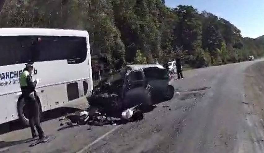 Жуткие кадры ДТП на дороге увидели приморцы