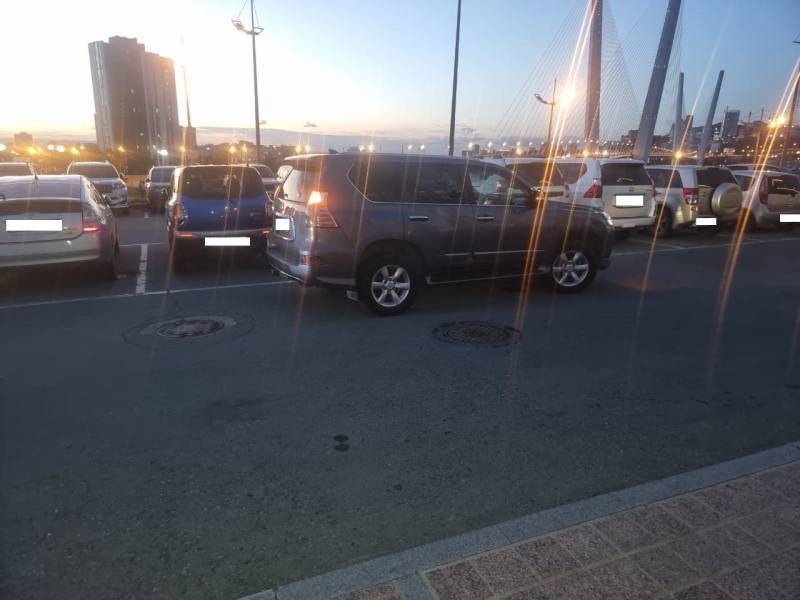 Водитель ВИП-авто попал в неприятную ситуацию из-за неосторожности подростка Водитель ВИП-авто попал в неприятную ситуацию из-за неосторожности подростка