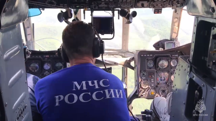 В Ольгу и другие села округа доставил гуманитарную помощь борт МЧС