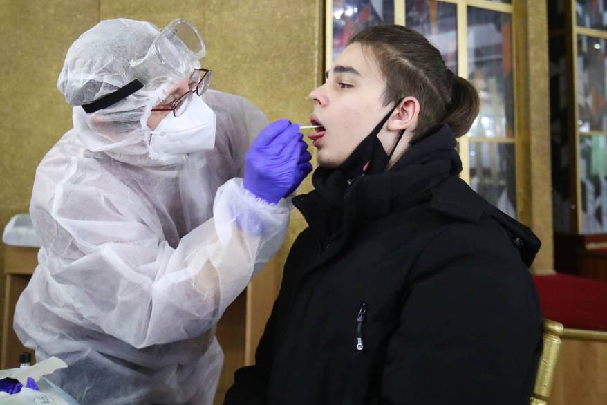 В России и мире растет заболеваемость COVID-19 В России и мире растет заболеваемость COVID-19