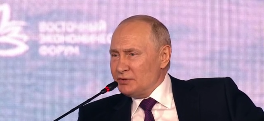С курсом рубля резких движений делать не будут. Путин С курсом рубля резких движений делать не будут. Путин