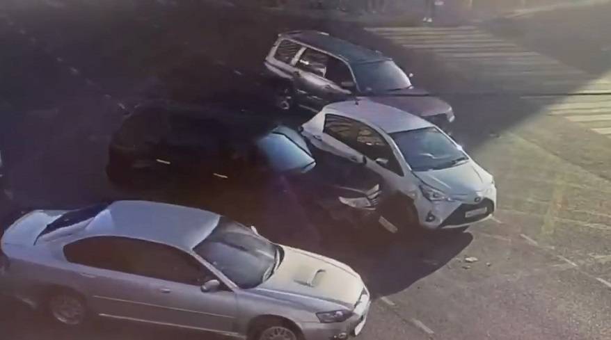 Сразу два нелепых ДТП в центре Владивостока поставили город «на уши» (видео) Сразу два нелепых ДТП в центре Владивостока поставили город «на уши» (видео)