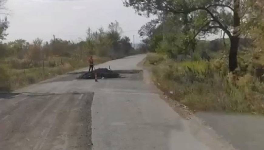 «Так только в России?»: Приморцы увидели, как меняют старый асфальт на старый