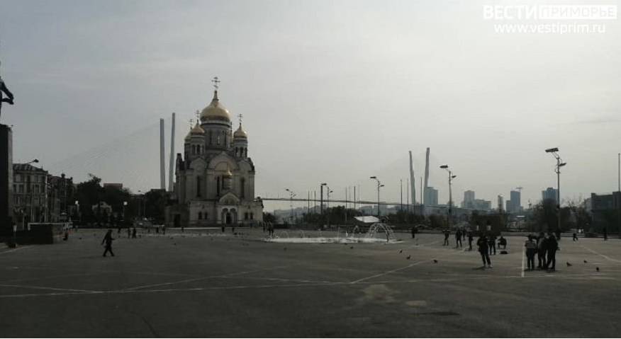 Происшествие на центральной площади Владивостока привело в замешательство горожан