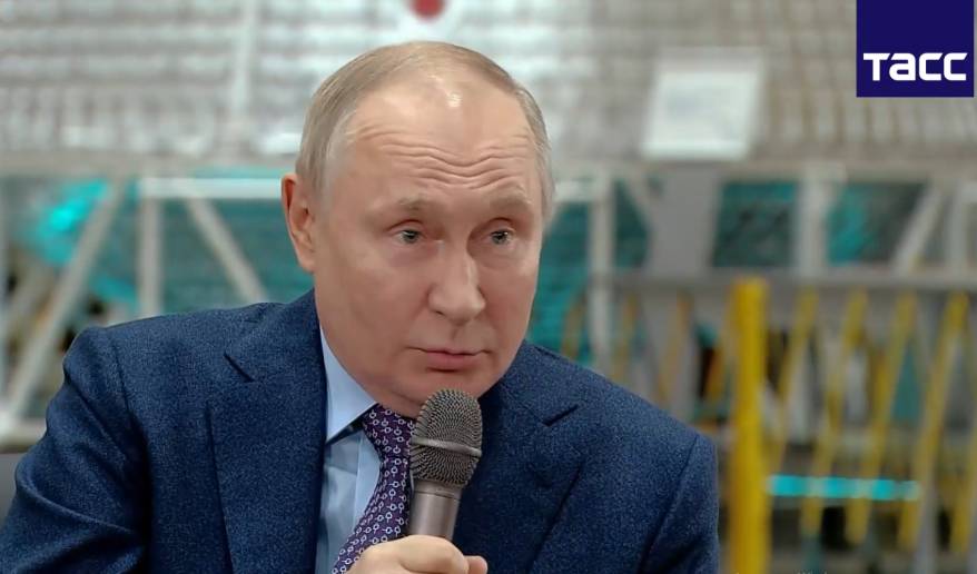 Путин признался, что лично выбрал место для космодрома Восточный, а хотели у Владивостока Путин признался, что лично выбрал место для космодрома Восточный, а хотели у Владивостока