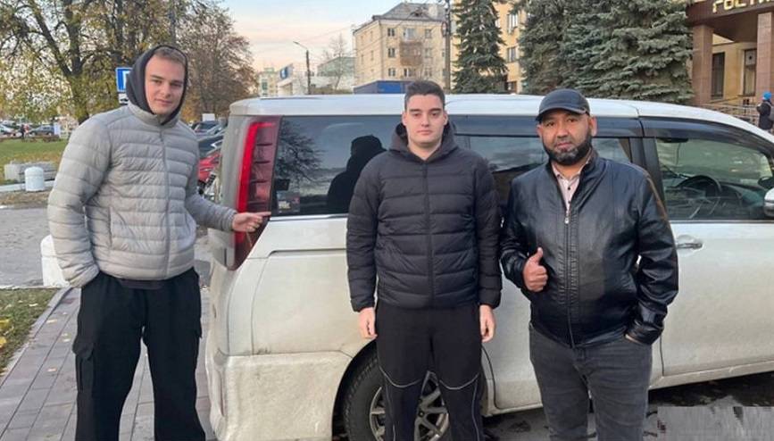 "Это рекорд": за поездку из Владивостока до Питера таксист получил полмиллиона рублей "Это рекорд": за поездку из Владивостока до Питера таксист получил полмиллиона рублей