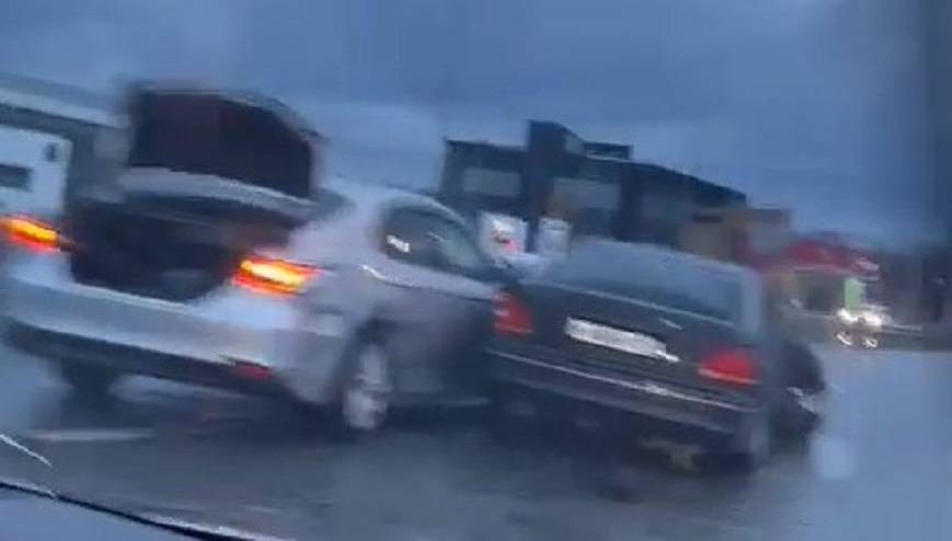 «День жестянщика уже начался?»: массовые аварии на трассе (видео) «День жестянщика уже начался?»: массовые аварии на трассе (видео)