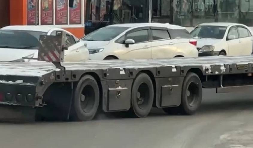«А так можно было?»: Происшествие с тягачом бурно обсуждают приморцы «А так можно было?»: Происшествие с тягачом бурно обсуждают приморцы