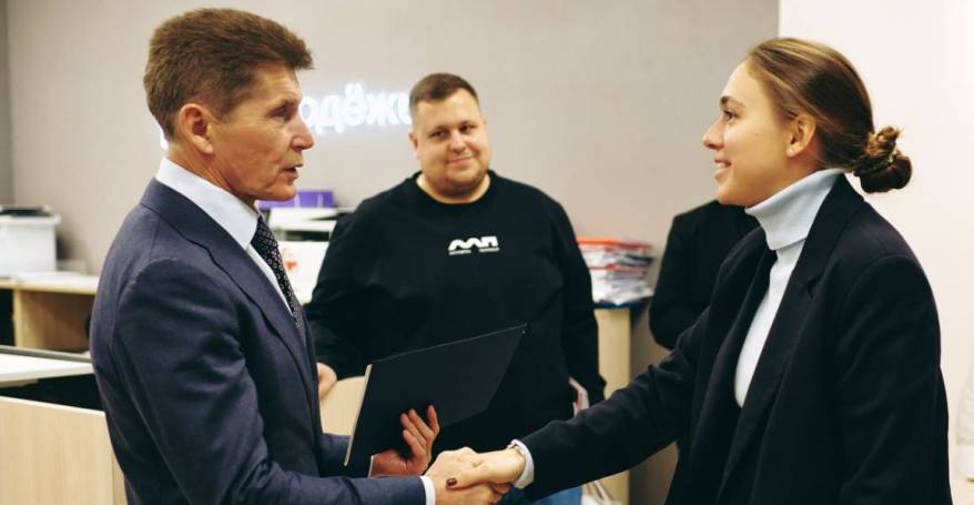 Олег Кожемяко встретился с руководителем Росмолодежи Ксенией Разуваевой Олег Кожемяко встретился с руководителем Росмолодежи Ксенией Разуваевой