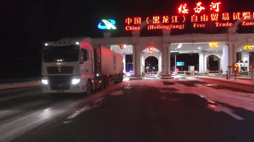 Впервые 64 тонны живого камчатского краба на 16-ти фурах доставлены из Приморья в Суйфэньхэ