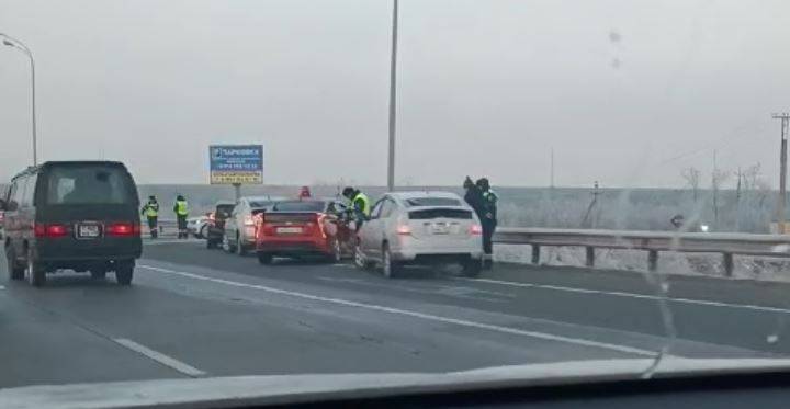 Силовики устроили "облаву" на автолюбителей на трассе во Владивостоке