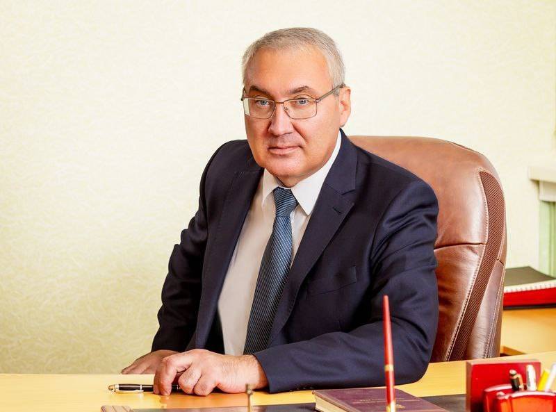 Крупный чиновник, подозреваемый в коррупции, сбежал из Приморья в Крым Крупный чиновник, подозреваемый в коррупции, сбежал из Приморья в Крым