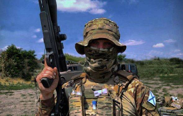 Снайпер с позывным "Француз" остановил вражеский танк и получил медаль "За Отвагу" Снайпер с позывным "Француз" остановил вражеский танк и получил медаль "За Отвагу"