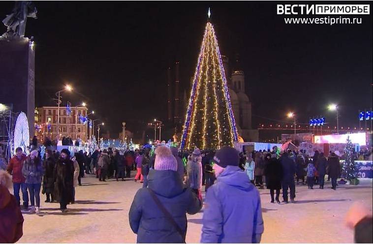 Фейерверки и салюты отменили во Владивостоке Фейерверки и салюты отменили во Владивостоке