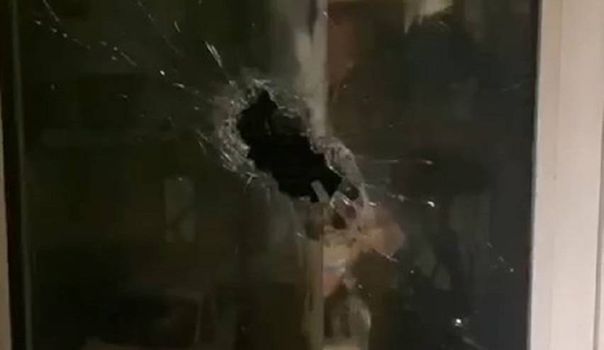 Петарда залетела в окно жителей Владивостока