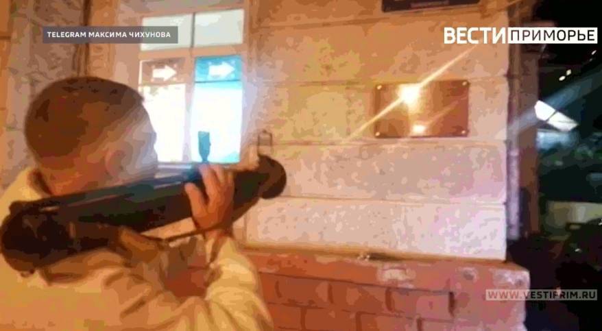 Известному блогеру грозит реальный срок лишения свободы за перфоманс с "гранатомётом" Известному блогеру грозит реальный срок лишения свободы за перфоманс с "гранатомётом"