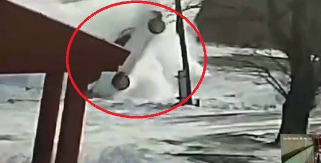 "Как в хорошем боевике": жуткое ДТП в Приморье попало на видео