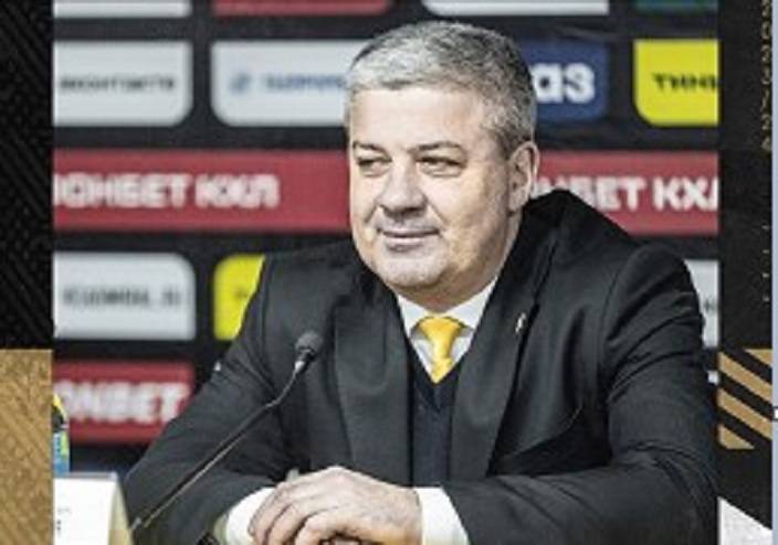 Леонид Тамбиев продлил контракт с «Адмиралом»