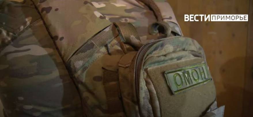 Во Владивостоке омоновец обезоружил таксиста, угрожавшего ему пистолетом