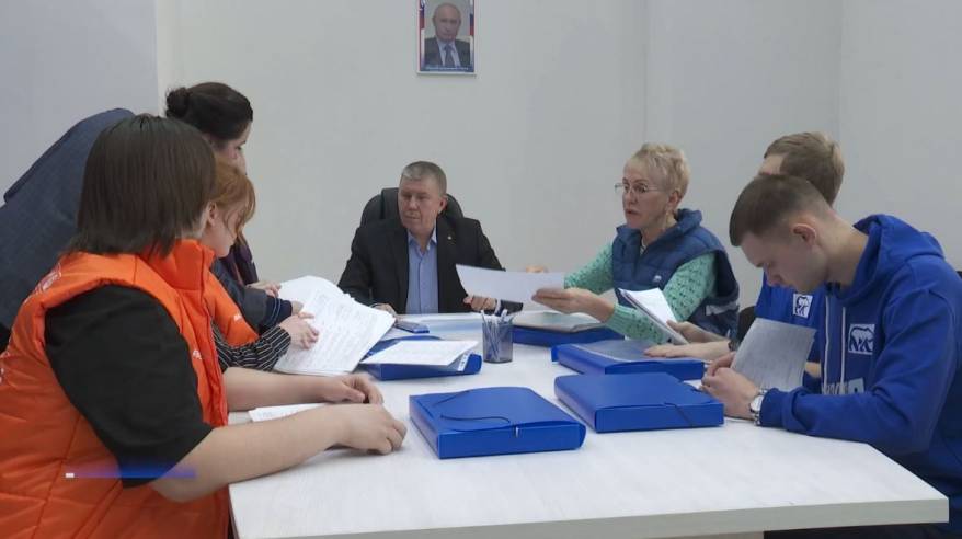 Приморцы активно подписываются за выдвижение Владимира Путина на выборы президента России
