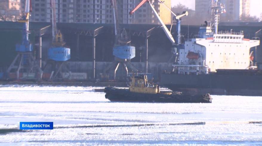 На акватории морского порта Владивосток ограничено передвижение судов