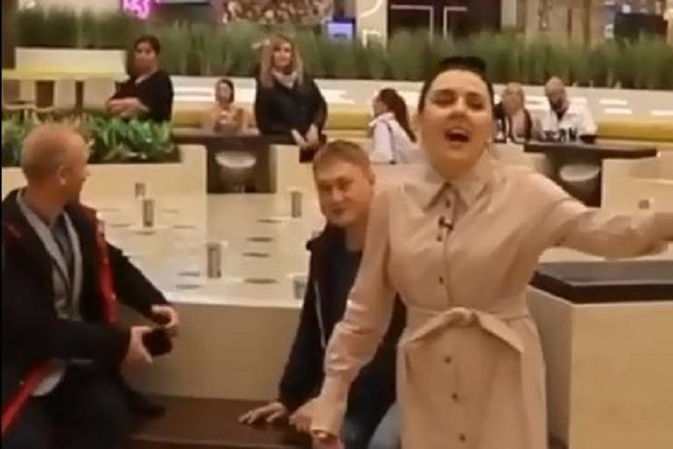 «До слез, до мурашек по коже»: флешмоб в ТЦ растрогал приморцев «До слез, до мурашек по коже»: флешмоб в ТЦ растрогал приморцев