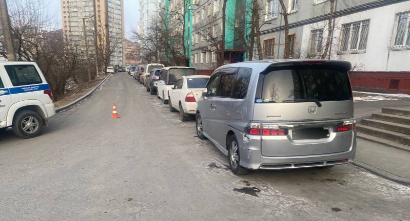 "Полиция просит помочь": во Владивостоке разыскивают водителя, скрывшегося с места ДТП