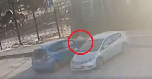 "Это по-мужски?": обиженный мужчина чуть не угробил женщину с ребенком в Приморье