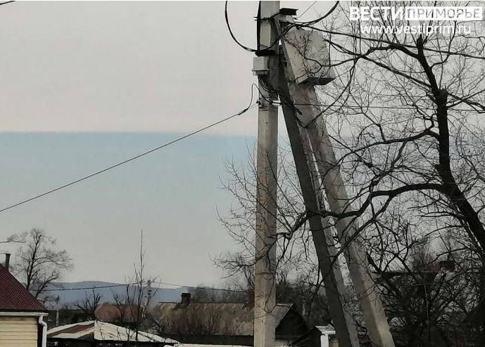 «Что происходит, впервые в жизни вижу такое»: небо разделилось на два цвета