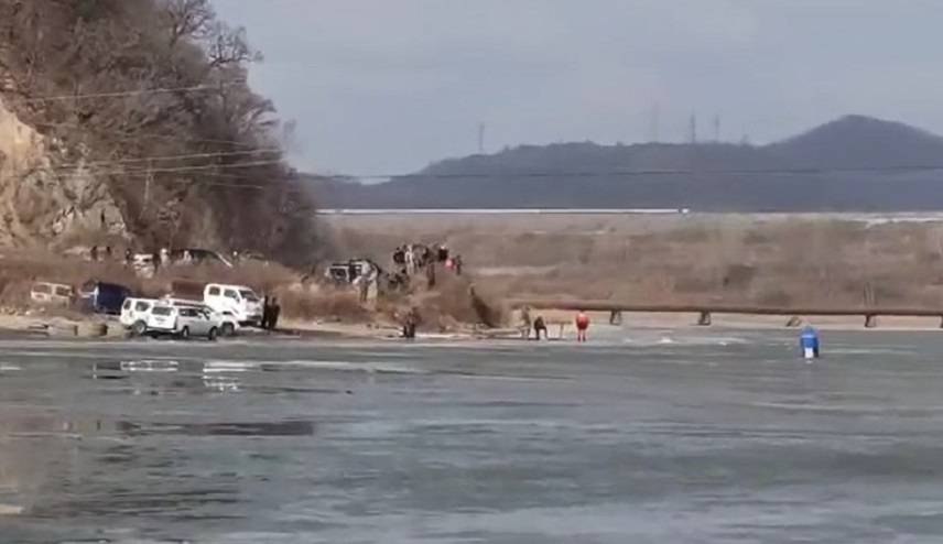 Спецоперацию по спасению на воде проводят в Силинском