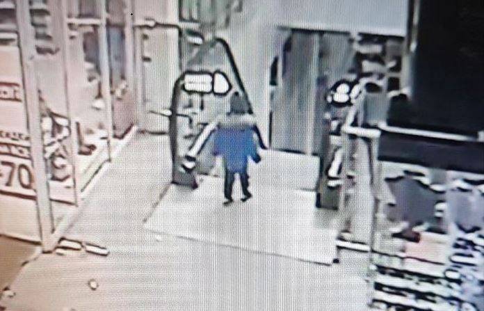Стали известны новые подробности инцидента с ребенком в торговом центре в Уссурийске Стали известны новые подробности инцидента с ребенком в торговом центре в Уссурийске