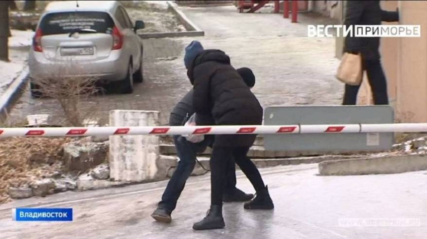 Ледяной дождь ударит по Владивостоку на 48 часов Ледяной дождь ударит по Владивостоку на 48 часов