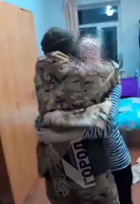 Встреча полевой медсестры, вернувшейся из зоны СВО, и ее дочери растрогала приморцев