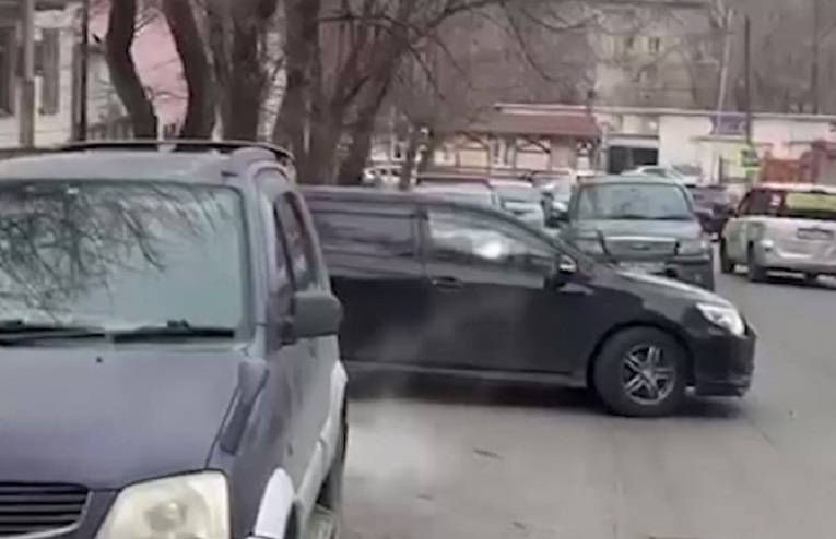 «И раньше так делала»: поступок автоледи поставил в недоумение