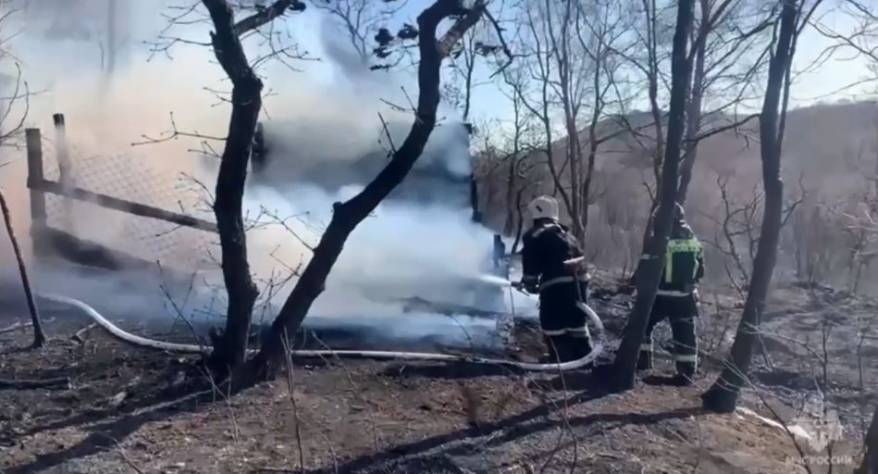 В Приморье продолжается борьба с палами сухой травы