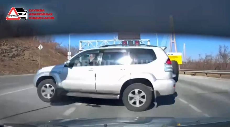 Водитель Land Cruiser Prado спровоцировал серьезное ДТП